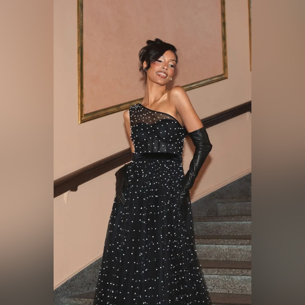 Make an offer! Mac Duggal Dress Black One Shoulder‎ Pearl Midi Ballgown. Sz 6